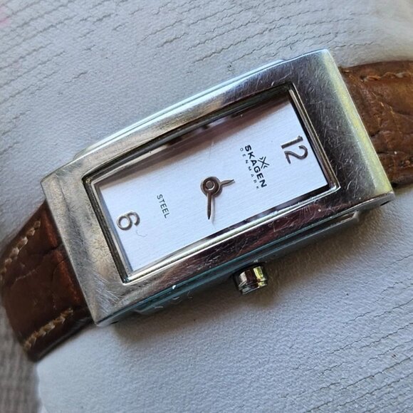 Skagen Denmark Ladies Wristwatch Silver Tone Case Brown Leather Strap Watch